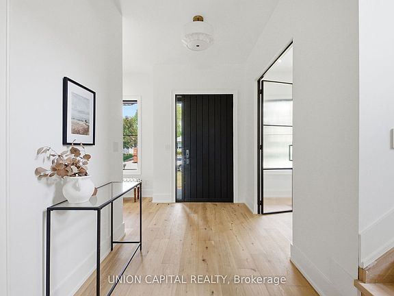 5th image of 106 Hawthorn Ave