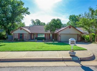 1700 Timber Ridge Rd, Edmond, OK 73034