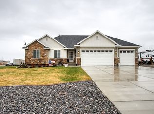 8668 N Peppergrass Dr, Eagle Mountain, UT 84005