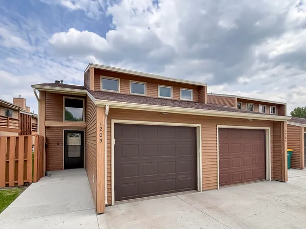 1203 S Washington St, Bismarck, ND 58504