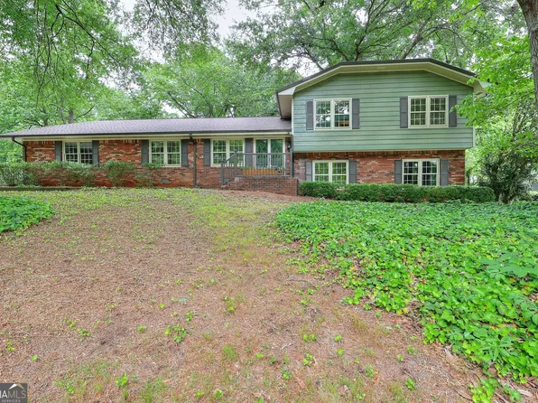 1878 Harbour Oaks Dr, Snellville, GA 30078