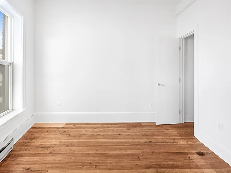 Cates Block Apartments — Photo 40
