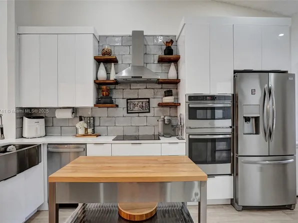 3680 NW 83rd Ln, Sunrise, FL 33351