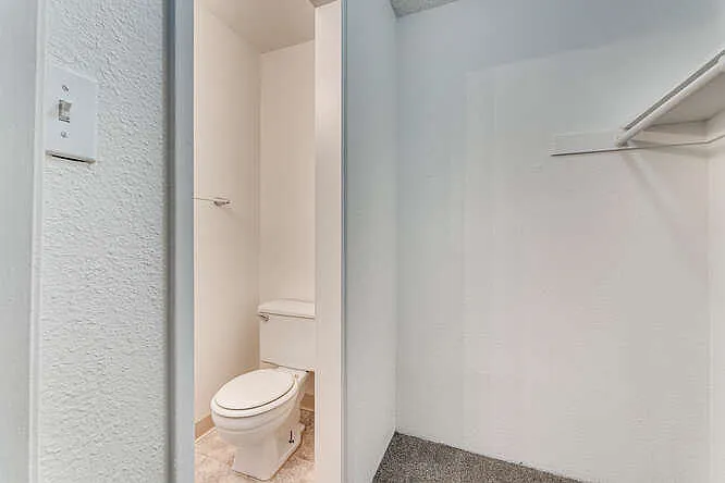 Evergreen Apartments — Photo 18