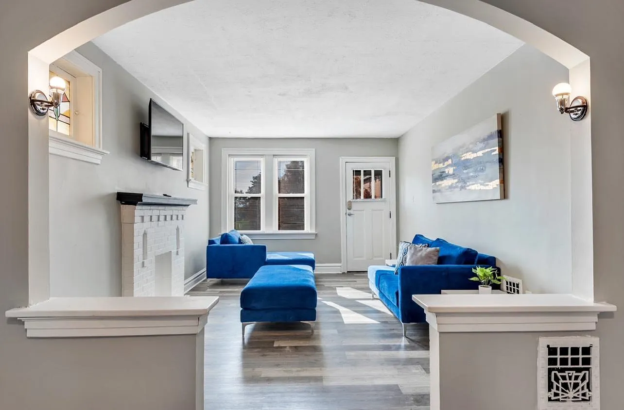 4559 Loughborough Ave — Photo 1