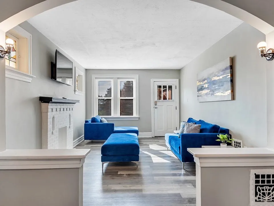 4559 Loughborough Ave