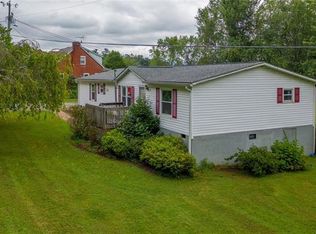 715 Bryson Rd, Candler, NC 28715