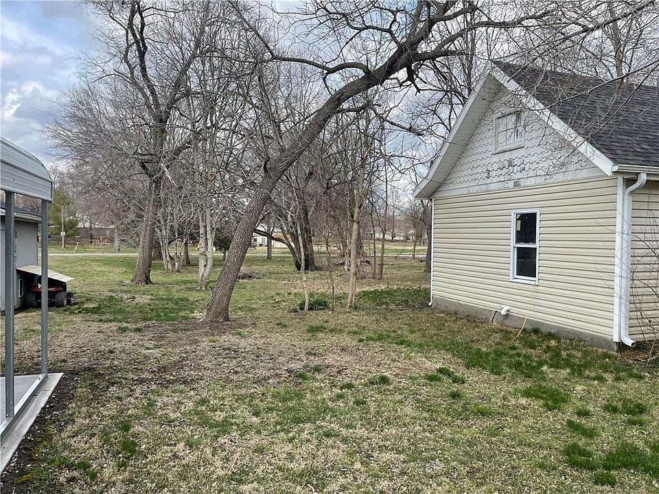 301 Pearl St, East Lynne, MO 64743 Zillow