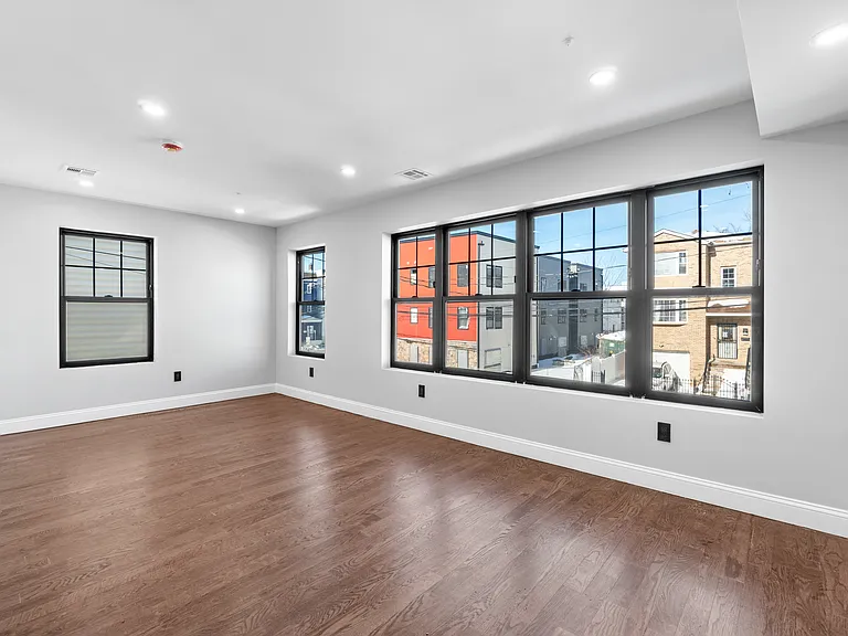 481 15th Ave #2 — Photo 24