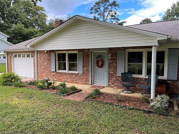 4th image of 315 Southwood Dr