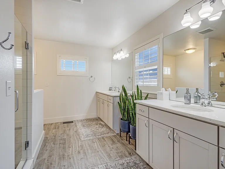 1516 Solitaire St — Photo 18