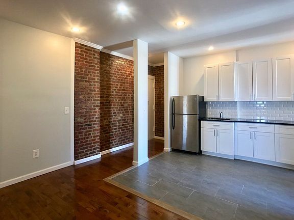 3rd image of 117 Post Ave APT 3H