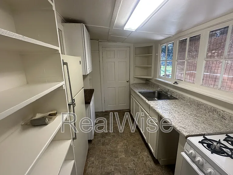 4550 Rogue River Hwy #6 — Photo 12