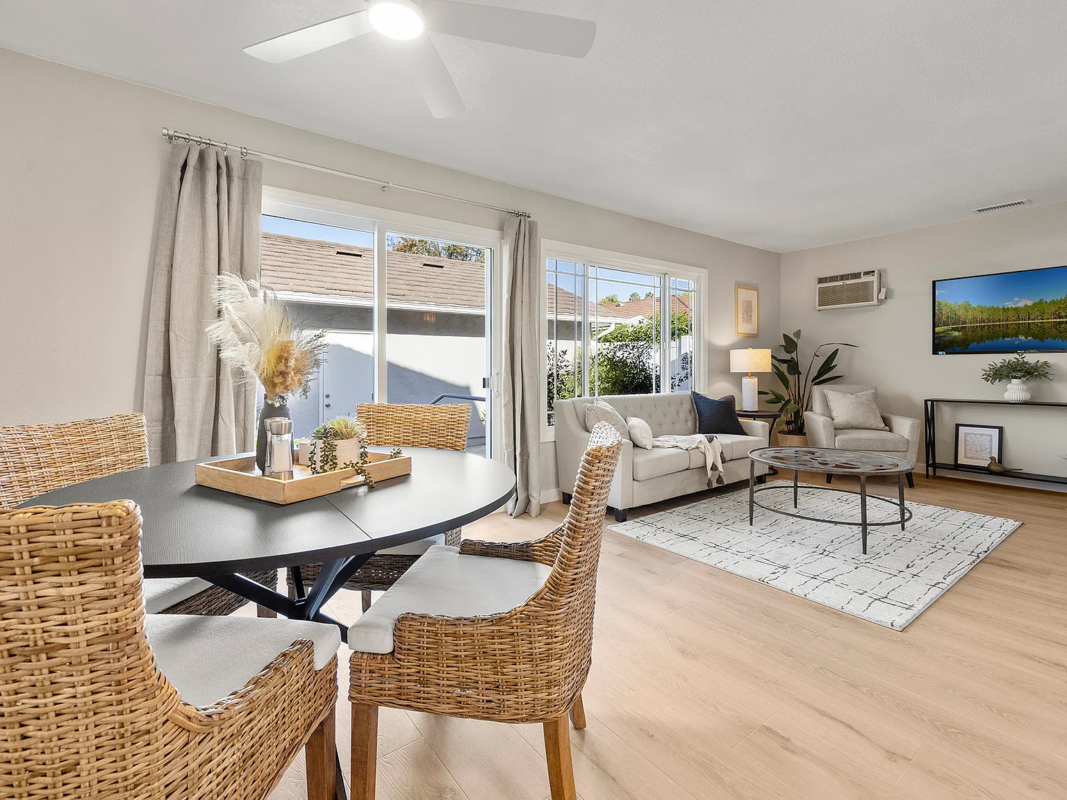 2 bed, 816 sqft, $2,950 — Photo 1