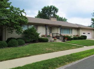 616 Roxbury Ct, Fort Wayne, IN 46807