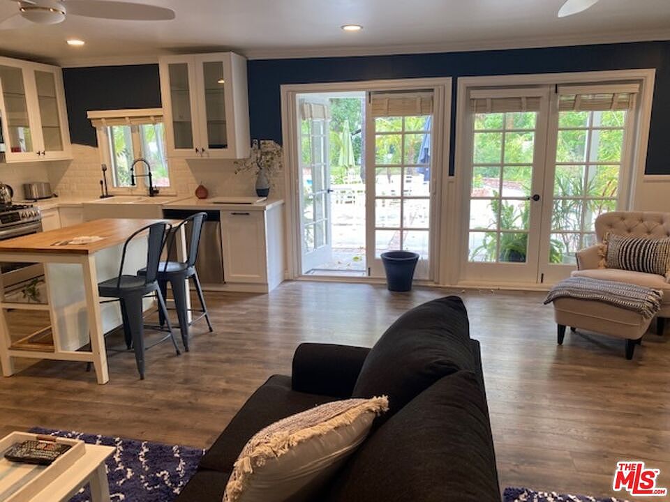 1st image of 4504 Woodley Ave