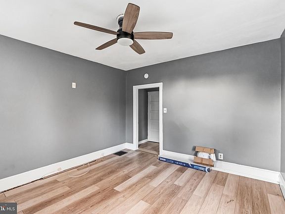 4th image of 125 Schooley St