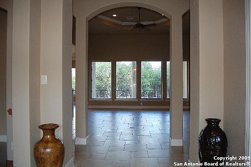 5th image of 2075 OAKLAND BEND