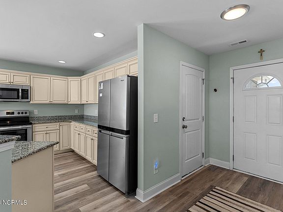 5th image of 4214 Wax Myrtle Court SE