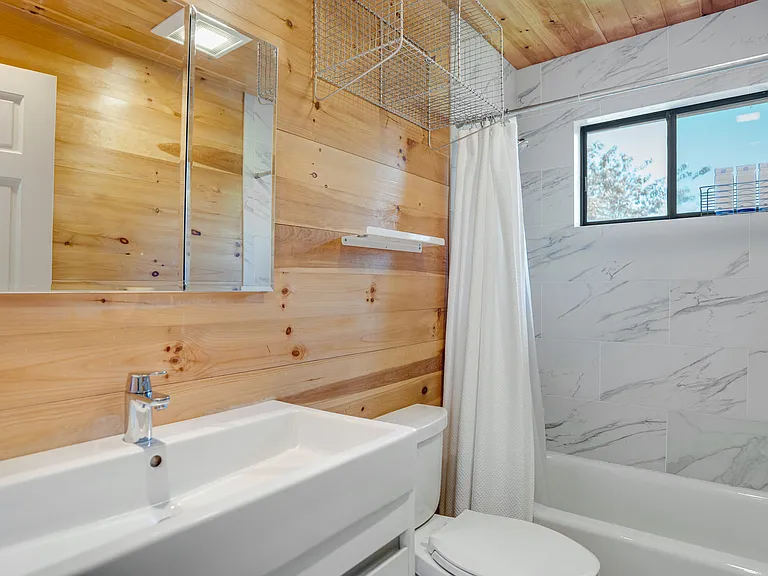 155 S Fairview Ave — Photo 23