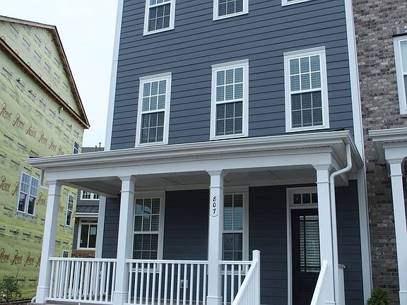 2nd image of 807 Bolton Dr