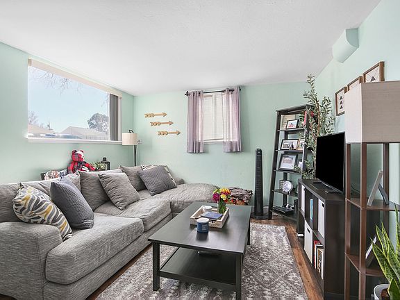 4th image of 3361 Leyden St #3361