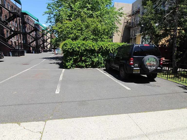 600 Jefferson St #B — Photo 2