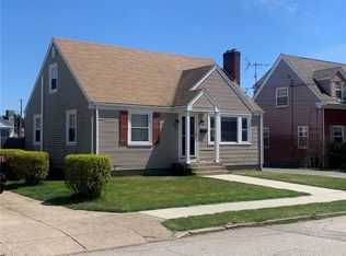 200 Woodhaven Rd, Pawtucket, RI 02861