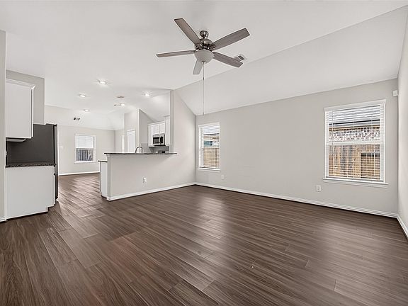 3rd image of 4827 Marigold Breeze Dr
