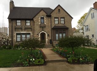 3461 N Hackett Ave, Milwaukee, WI 53211