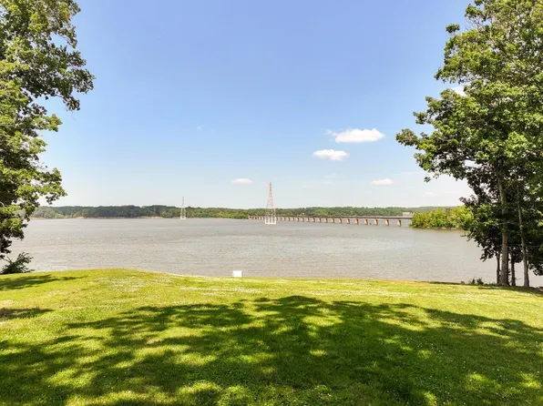 115 Oak View Dr #15, Clarksville, VA 23927