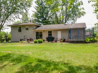 1942 Kenton Ln, Libertyville, IL 60048