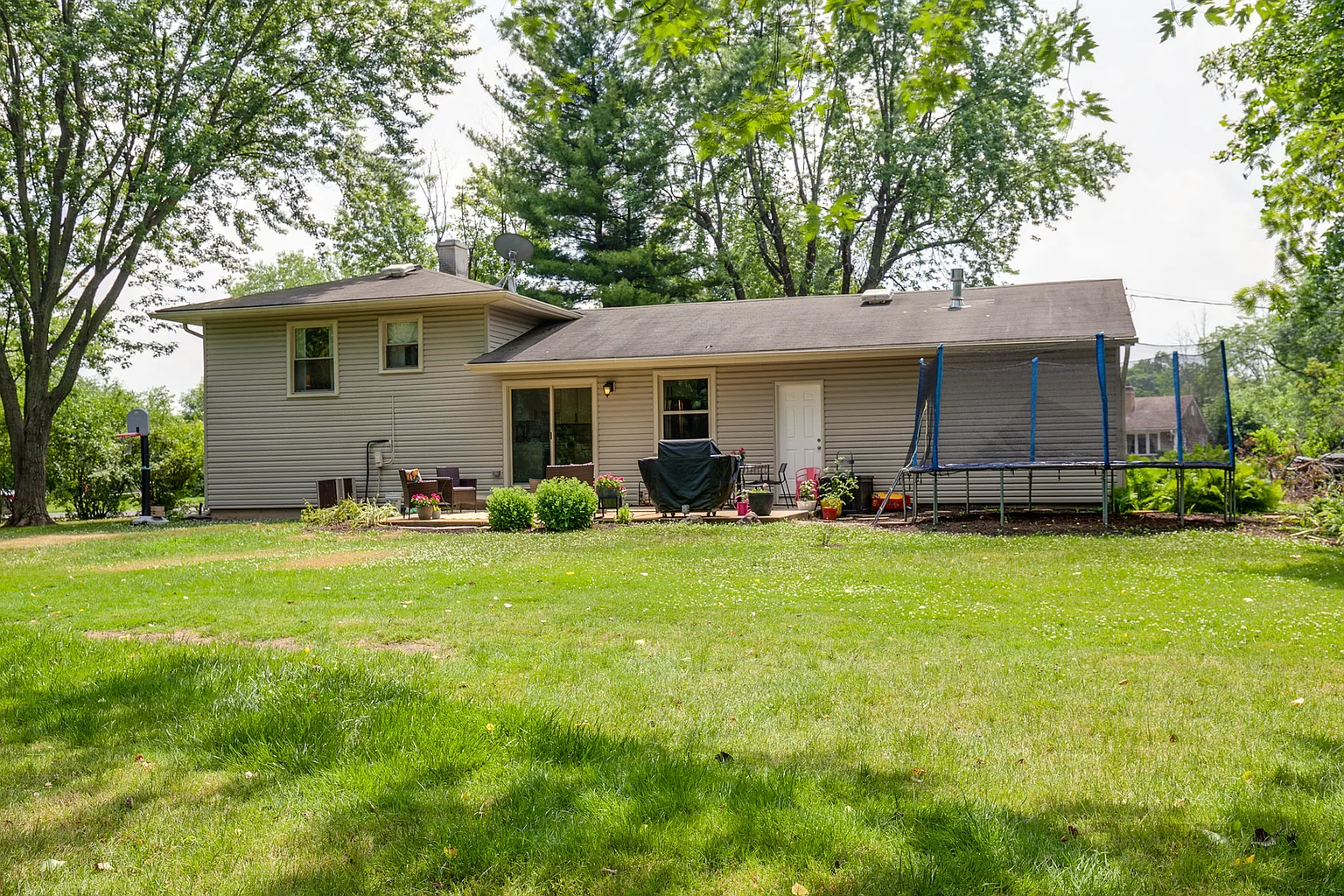 1942 Kenton Ln photo 1