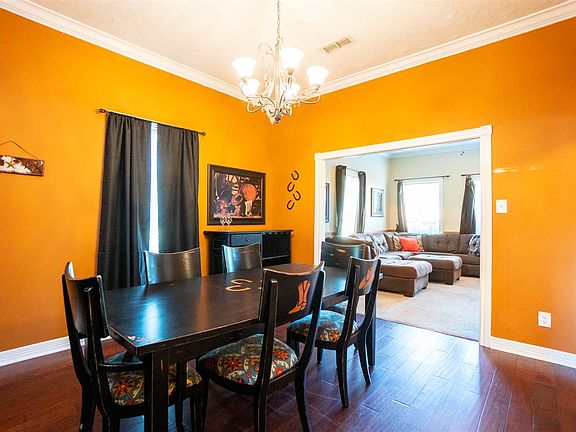 4th image of 530 Honeysuckle Ln