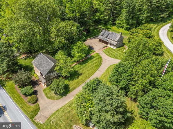 11 Brownstone Ln, Elverson, PA 19520