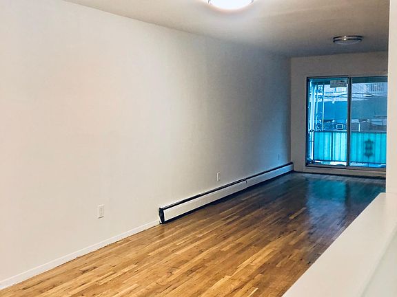 3rd image of 4124 Parsons Blvd #2