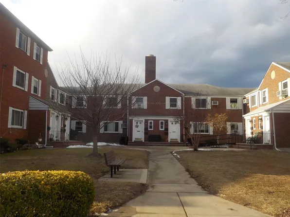 255-31 73rd Avenue #H-2, Glen Oaks, NY 11004