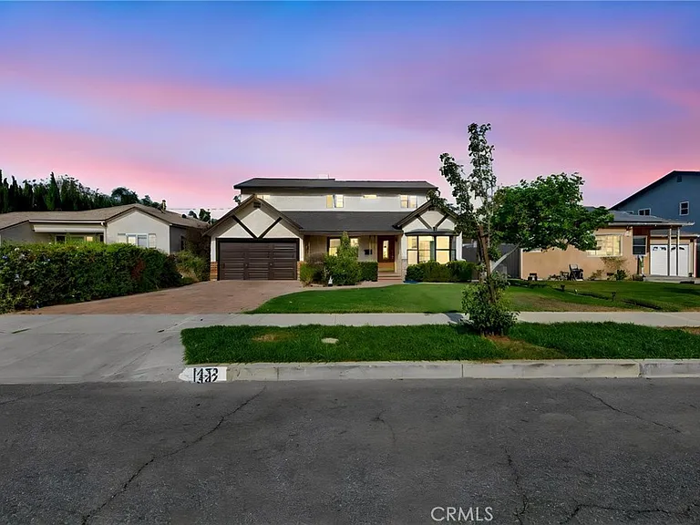 1432 N Catalina St — Photo 2