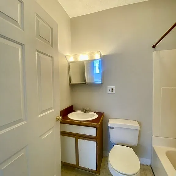 594 Somerville Ave #2B — Photo 9