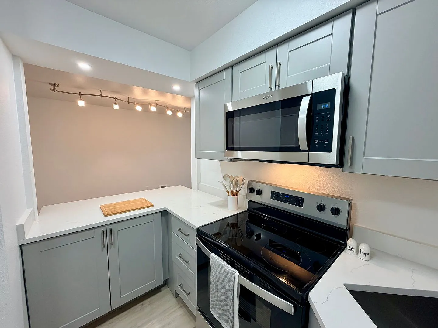 1712 Boylston — Photo 4