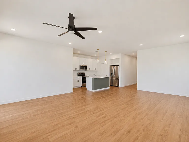 18128 W Soft Wind Dr — Photo 7