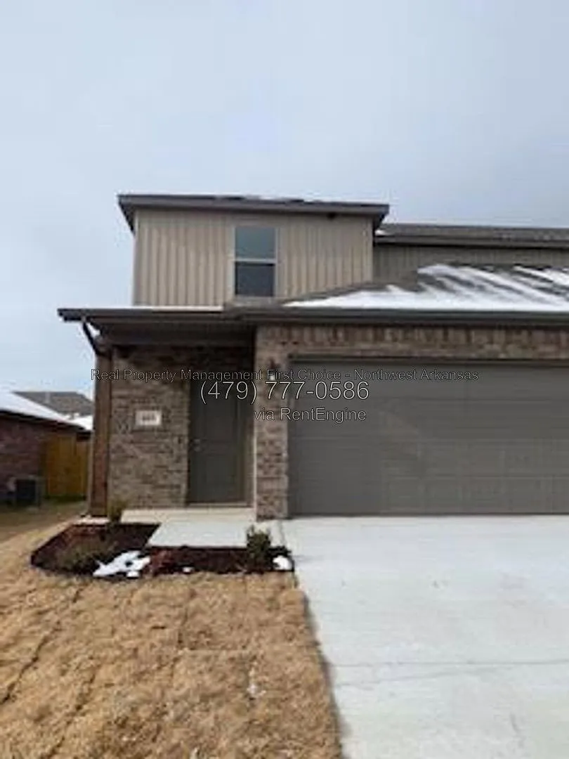 3 bed, 2.0 bath, 1302 sqft, $1,450 — Photo 3