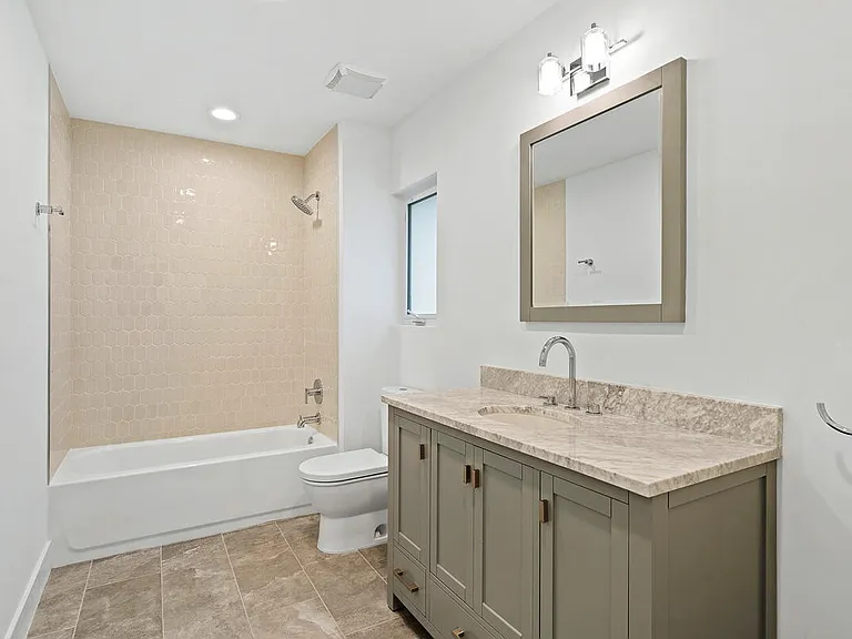 533 E Alexander Palm Rd — Photo 36