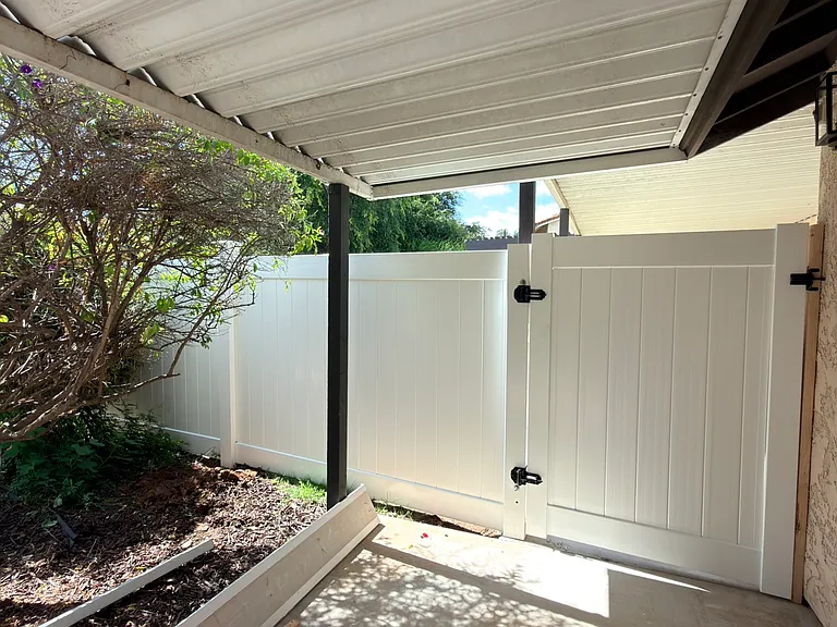 1401 N Elm St — Photo 18