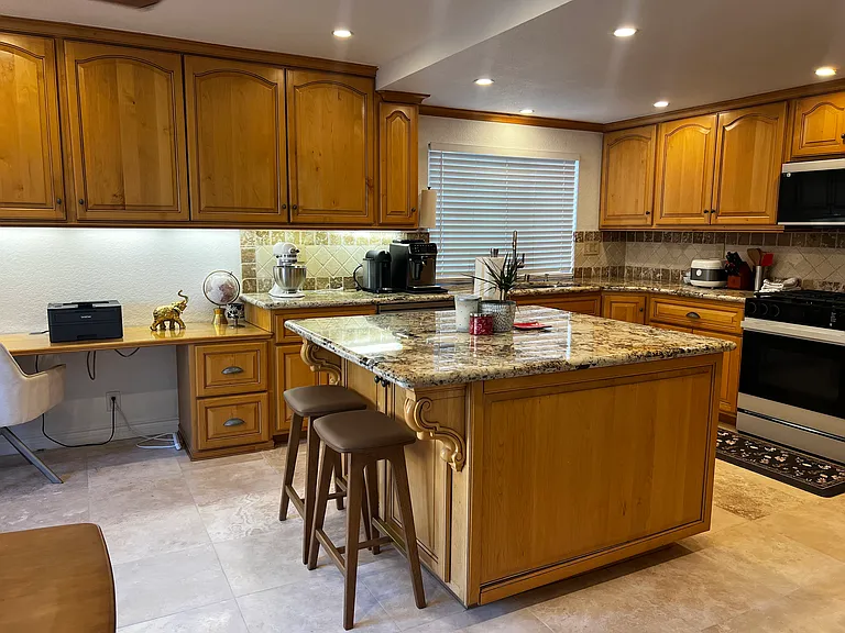 7825 Seaglen Dr — Photo 28