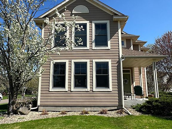 3rd image of 1025 Legend Blvd