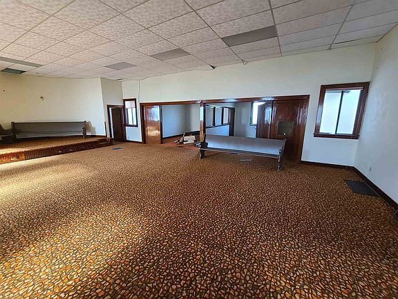 3rd image of 225 N Pine St