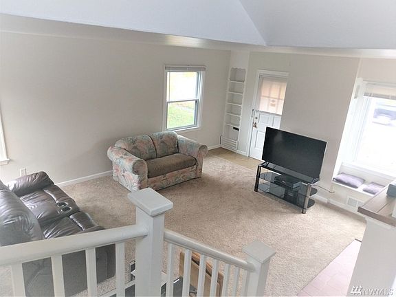 4th image of 5406 Yakima Ave