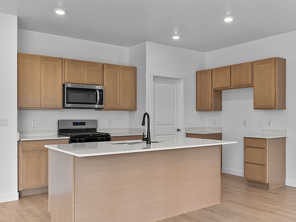 5th image of 2030 N High Uintas Ln E #110