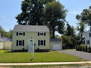 306 Brimfield Rd, Wethersfield, CT 06109